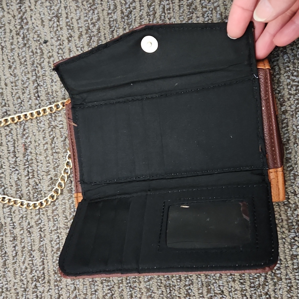 Harry Potter Hogwarts Trunk Crossbody/ Clutch - Picture 4 of 14